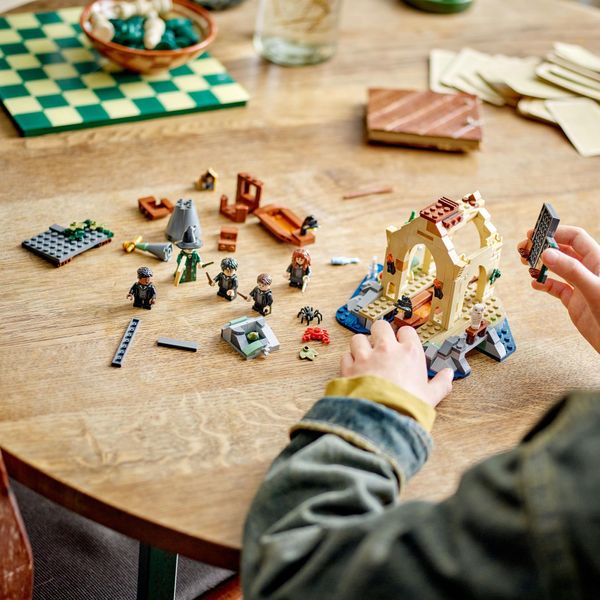 Конструктор "Замок Гоґвортс Човновий елінг" 350 деталей LEGO Harry Potter 76426 фото