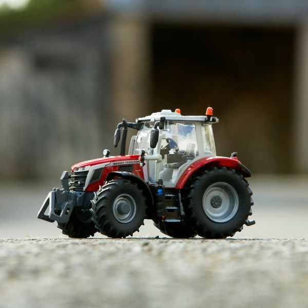Модель "Трактор Massey Ferguson 6S.180, 1:32" 43316 фото