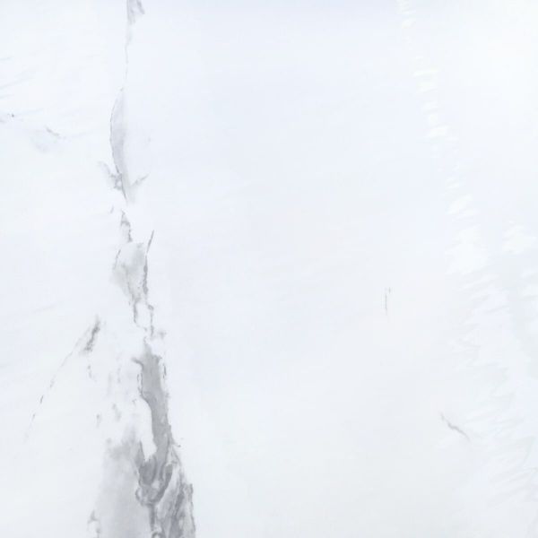 Самоклеюча вінілова плитка в рулоні білий повітряний мармур 3000х600х2мм SW-00001287 SW-00001287 фото