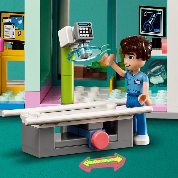 Конструктор "Лікарня в Хартлейк-Сіті" 1045 деталей LEGO Friends 42621 фото