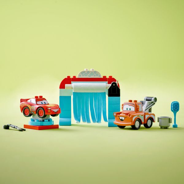 Конструктор "Розваги Блискавки МакКвіна й Сирника на автомийці" 29 деталей LEGO DUPLO Disney 10996 фото
